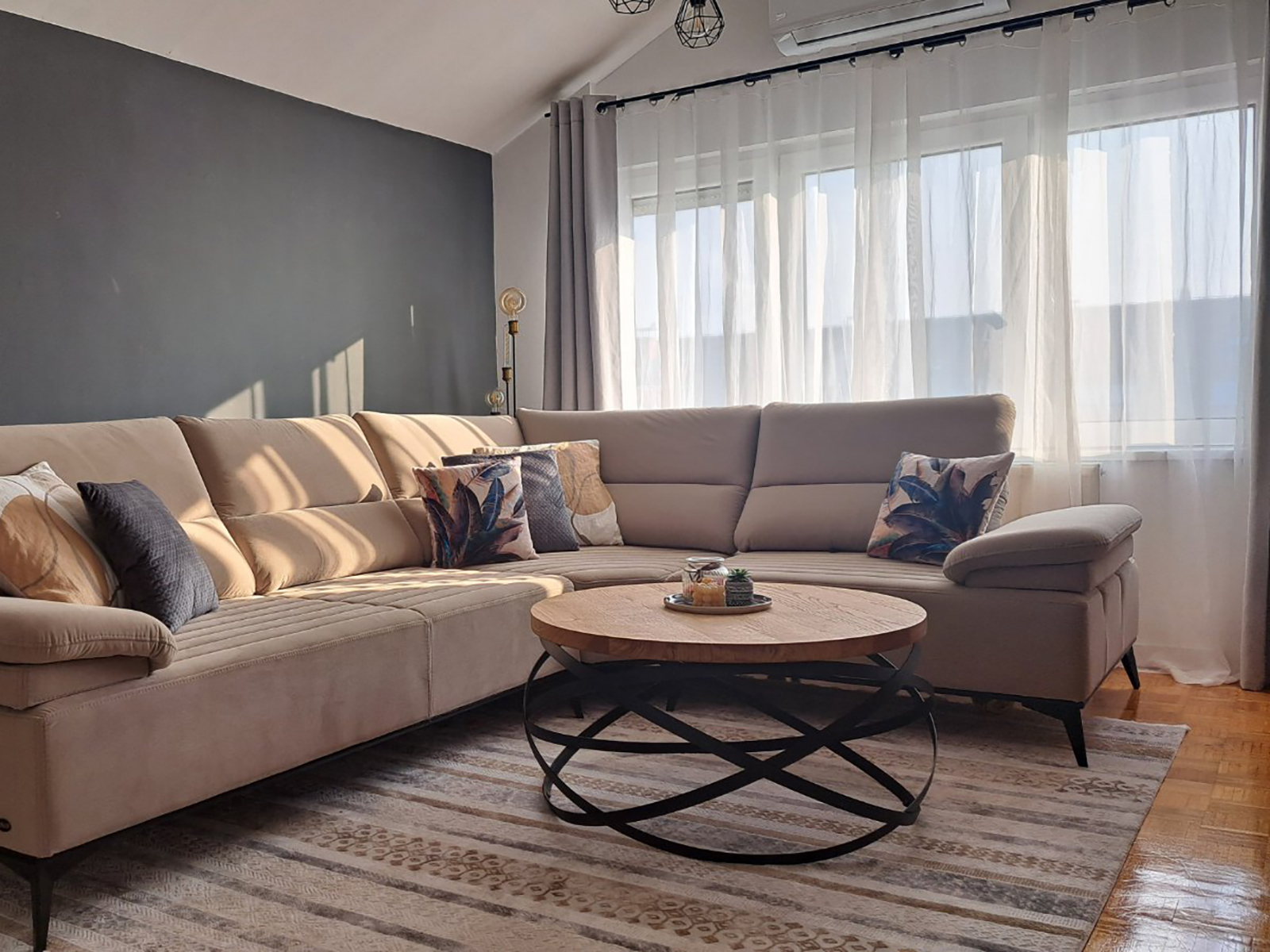 IMG-1134a671546069575ef63f157a8b1d22-V